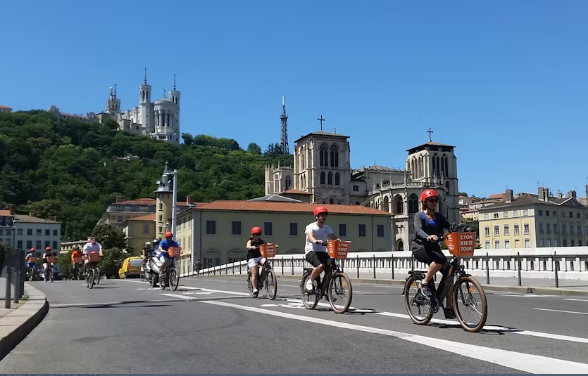 4-hour Electric bike tour in Lyon with food tasting - Image 5